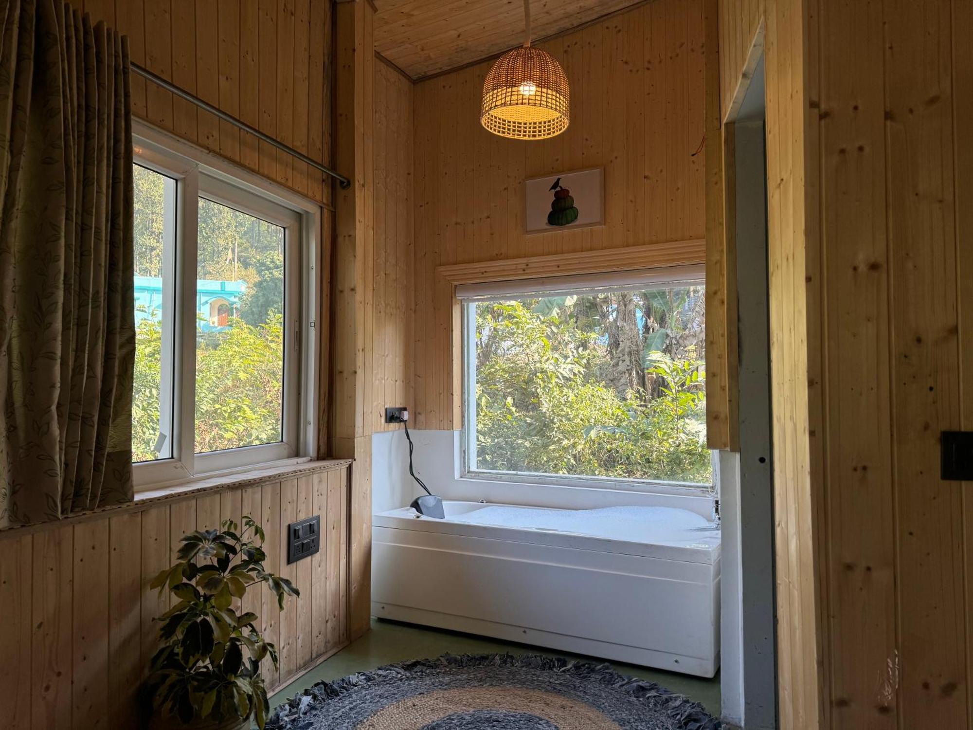 Saraiville- Luxury Riverside Cottages 德拉敦 外观 照片