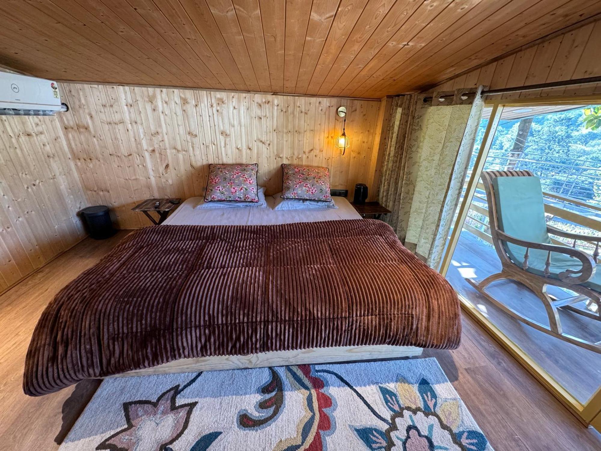 Saraiville- Luxury Riverside Cottages 德拉敦 外观 照片