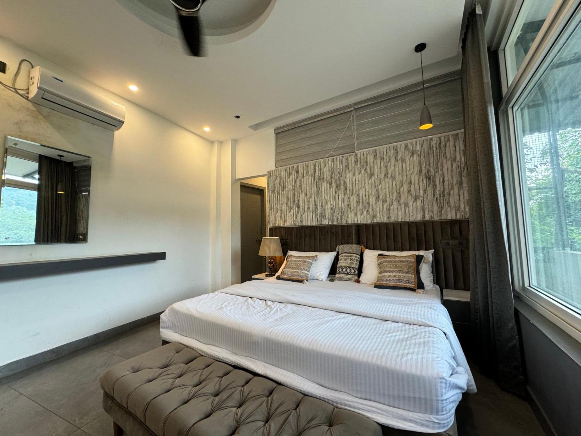 Saraiville- Luxury Riverside Cottages 德拉敦 外观 照片