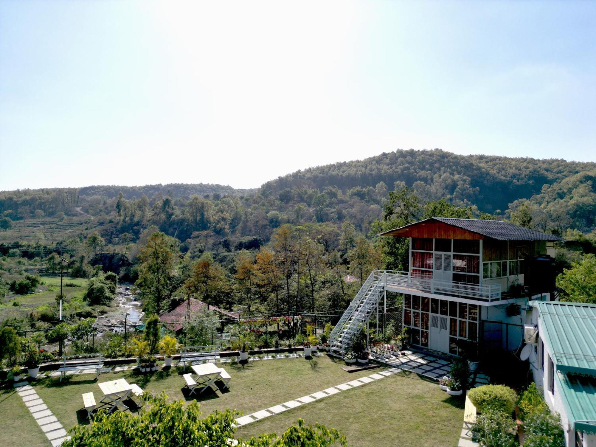 Saraiville- Luxury Riverside Cottages 德拉敦 外观 照片