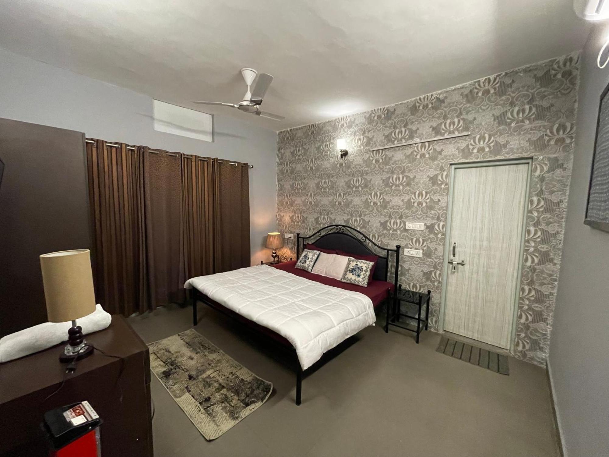 Saraiville- Luxury Riverside Cottages 德拉敦 外观 照片